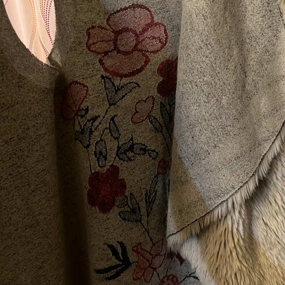 Dylan Los Angeles Faux fur vest - Picture 3 of 10